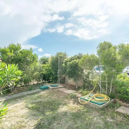 With Garden A Stone's Throw From The Sea * Stintino